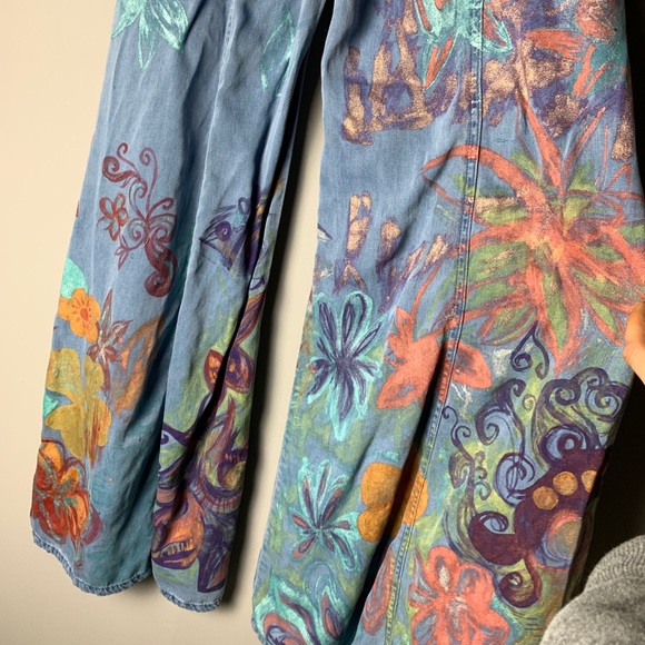 ✨ Lovely Star Hand Painted Clothing ✨ - Picture 3 of 12